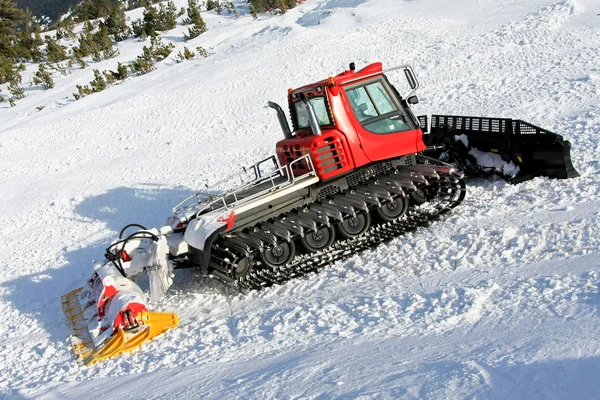 Nieve groomer colina —  Fotos de Stock