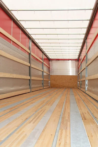 Návěs nákladní automobil vertikální — Stock fotografie