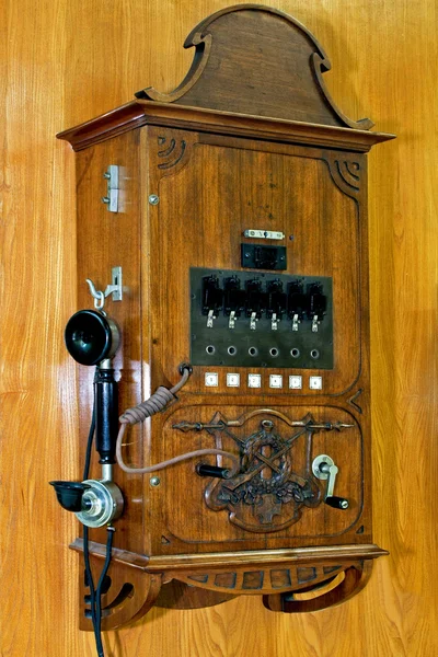 Zvláštní starý telefon — Stock fotografie