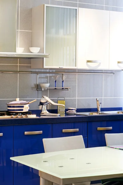 Blaue Küche vertikal — Stockfoto