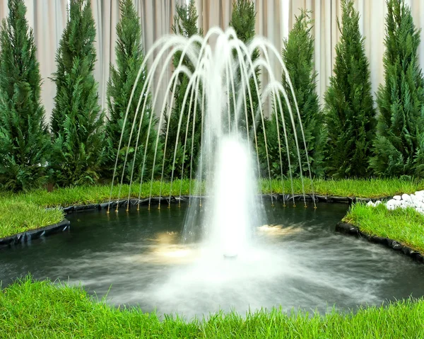 Green fountain — Stock Photo, Image