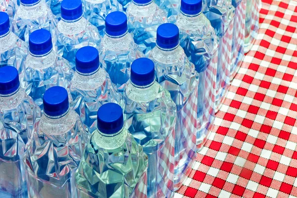 Flessen water — Stockfoto