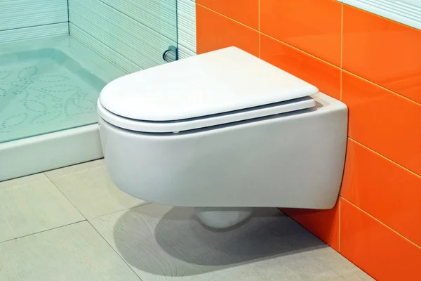 Turuncu tuvalet — Stok fotoğraf