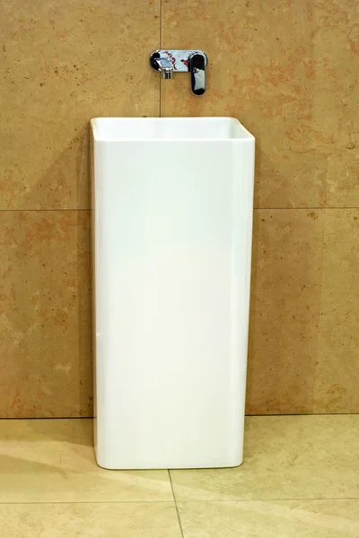 正方形の洗面器スタンド — ストック写真