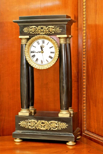 Velho relógio romano — Fotografia de Stock