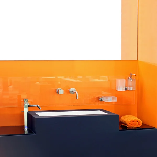 Casa de banho laranja — Fotografia de Stock