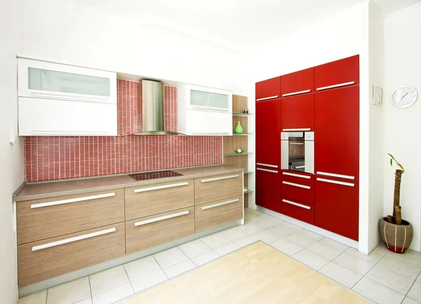 Red kitchen angle — 图库照片