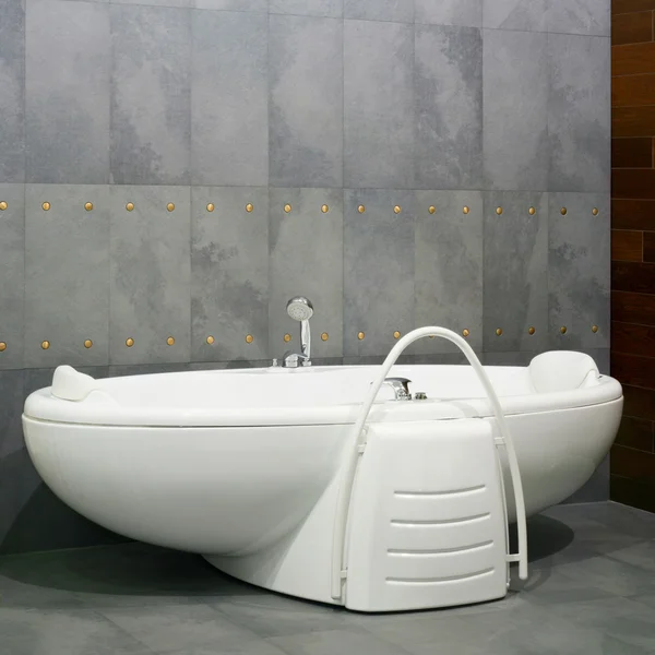 Big bathtub — Stock Photo, Image