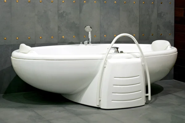 楕円形の浴槽 — ストック写真