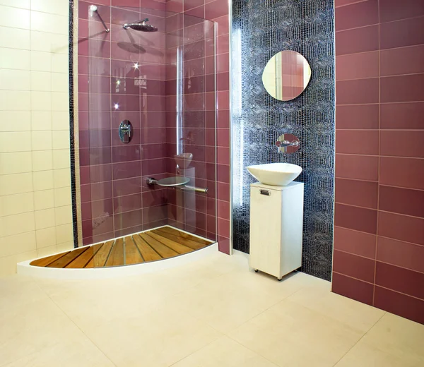 紫色浴室 — 图库照片