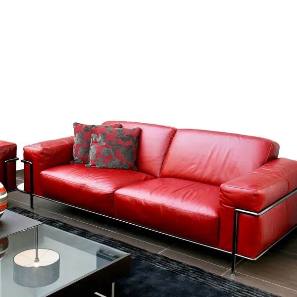 Червоний шкіряний диван — стокове фото