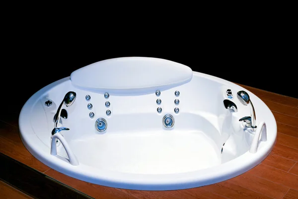 Круглая ванна — стоковое фото