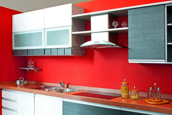 Balcão de cozinha vermelho — Fotografia de Stock