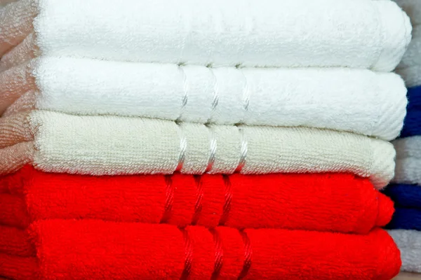 Полотенца красные — стоковое фото