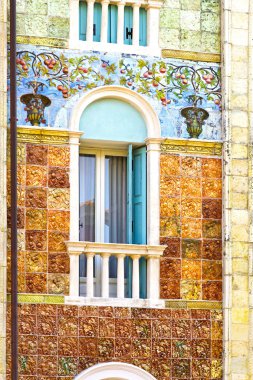 balkon penceresi açın