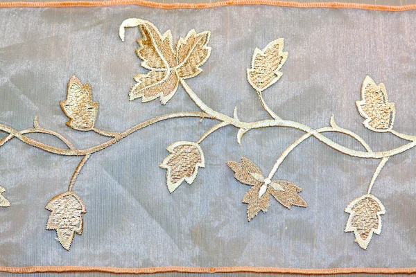 Вышивка листвы — стоковое фото