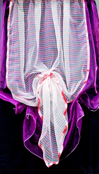 紫色的窗帘 — 图库照片