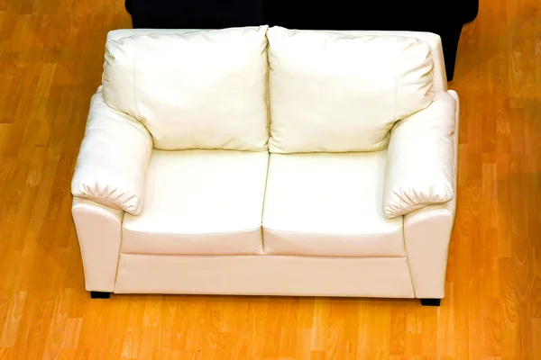 Fehér kanapé — Stock Fotó
