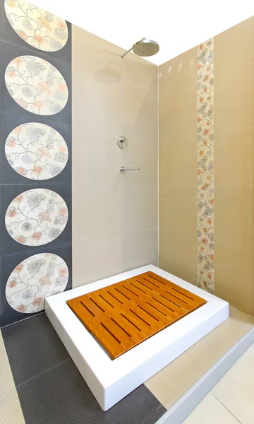 现代淋浴 — 图库照片