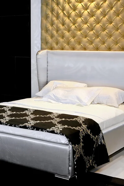 Schlafzimmer-Bett — Stockfoto