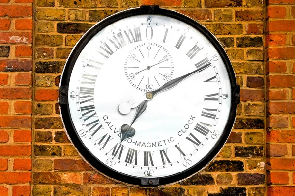 자석 시계 — 스톡 사진