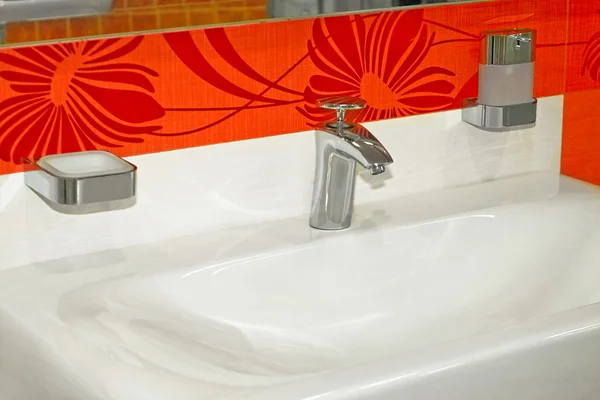 Red faucet — Stock Photo, Image