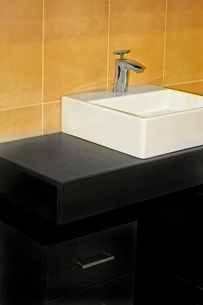 Eenvoudige badkamer — Stockfoto