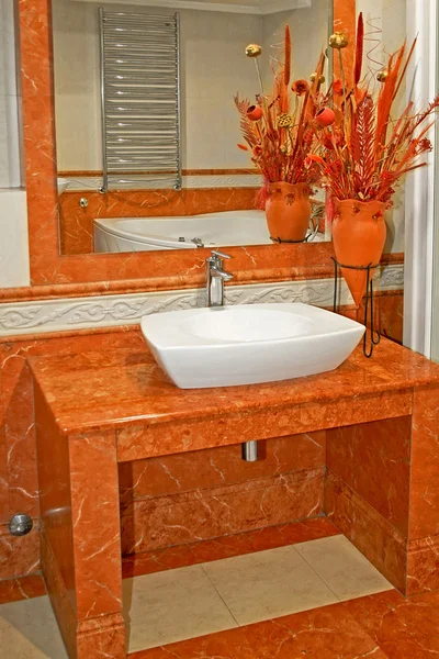 Terracotta lavabo — Stock Photo, Image