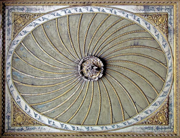 Древний потолок — стоковое фото