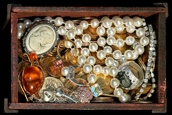Jewellery in coffin — Stock Photo, Image