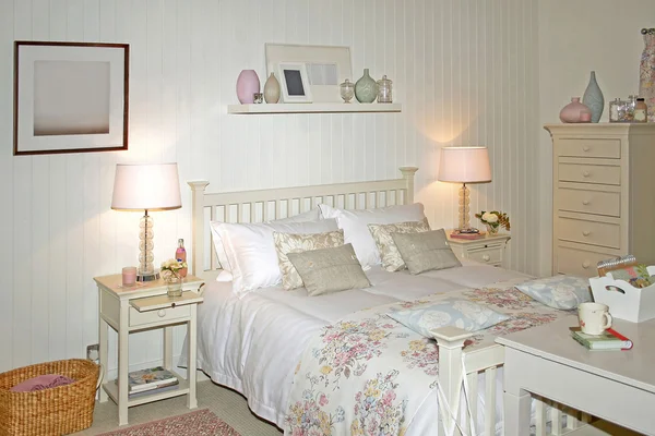 Witte slaapkamer — Stockfoto