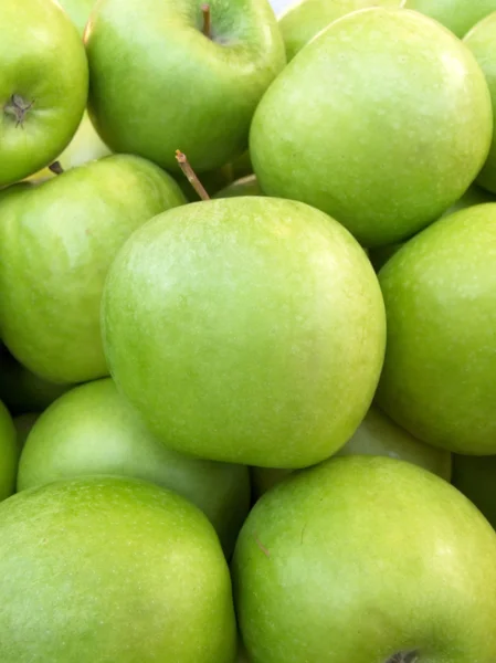Ekologiska äpplen — Stockfoto
