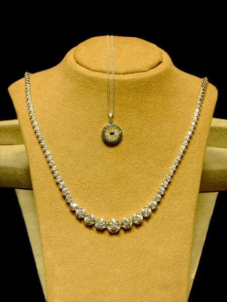 Platinum necklace — Stock Photo, Image
