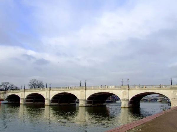 Flussbrücke — Stockfoto