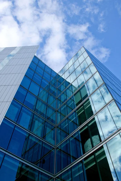 ガラスの超高層ビル — ストック写真
