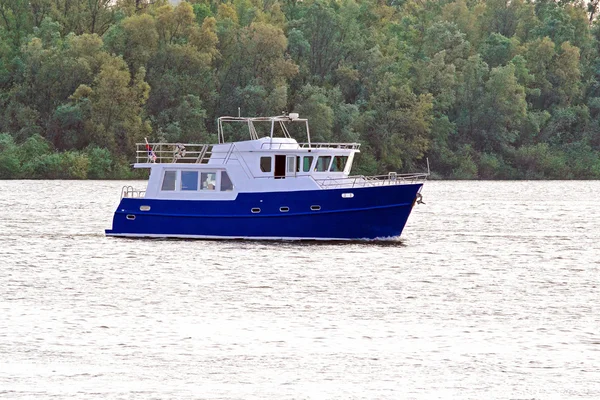 Barco fluvial — Fotografia de Stock