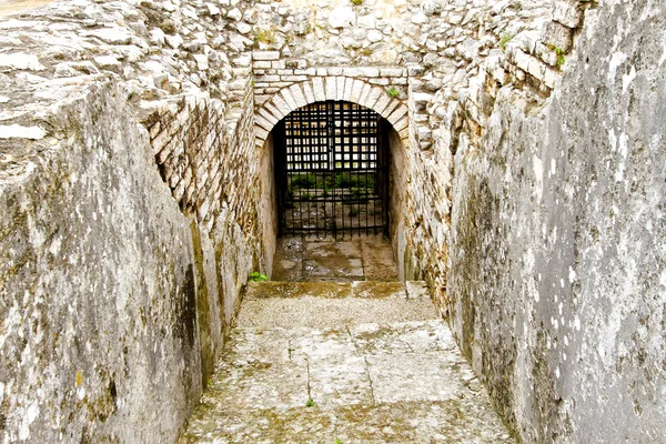 Catacomb door — Stock Photo, Image
