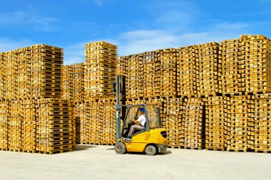 Pallets warehouse clipart