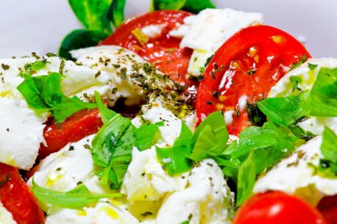 caprese salatası