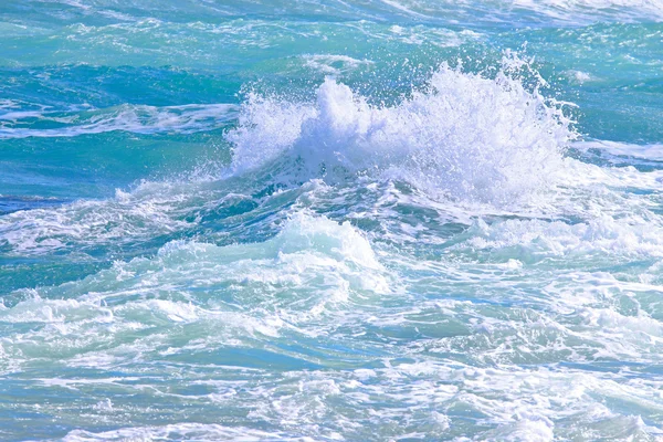 Mar Mediterrâneo áspero — Fotografia de Stock
