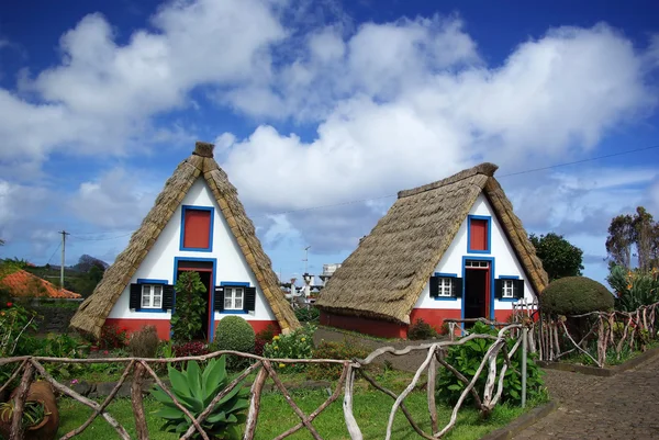 Casas antiguas típicas en la isla de Madeira Fotos de stock