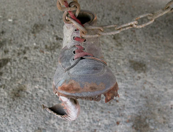 Shoe on Chain — Stock Photo, Image
