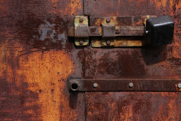 Puerta oxidada con cerradura —  Fotos de Stock