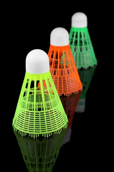 Három színes tollaslabdák — Stock Fotó