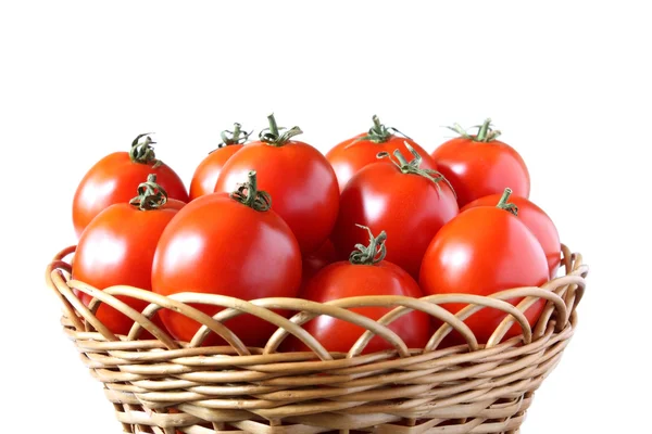 Koš s rajčaty — Stock fotografie