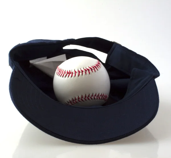 Baseball and hat — Stock Photo, Image
