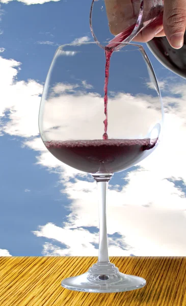 Versare il vino — Foto Stock