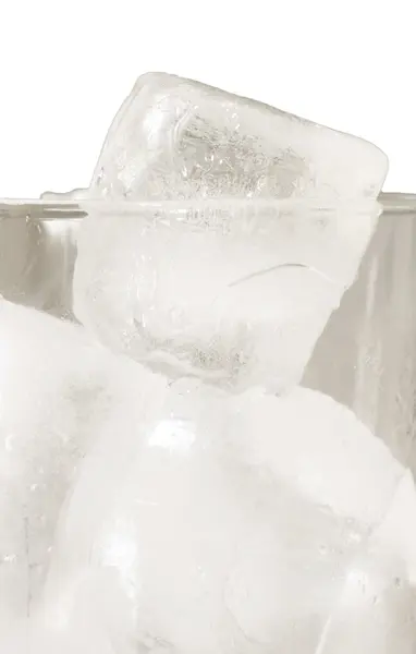 Стекло со льдом — стоковое фото