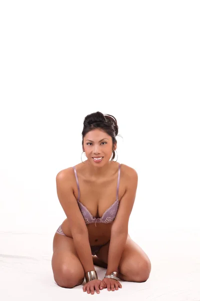 Bella donna Pacific Island in lingerie — Foto Stock