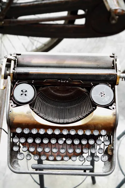 Old antique vintage typewriter — Stock Photo, Image